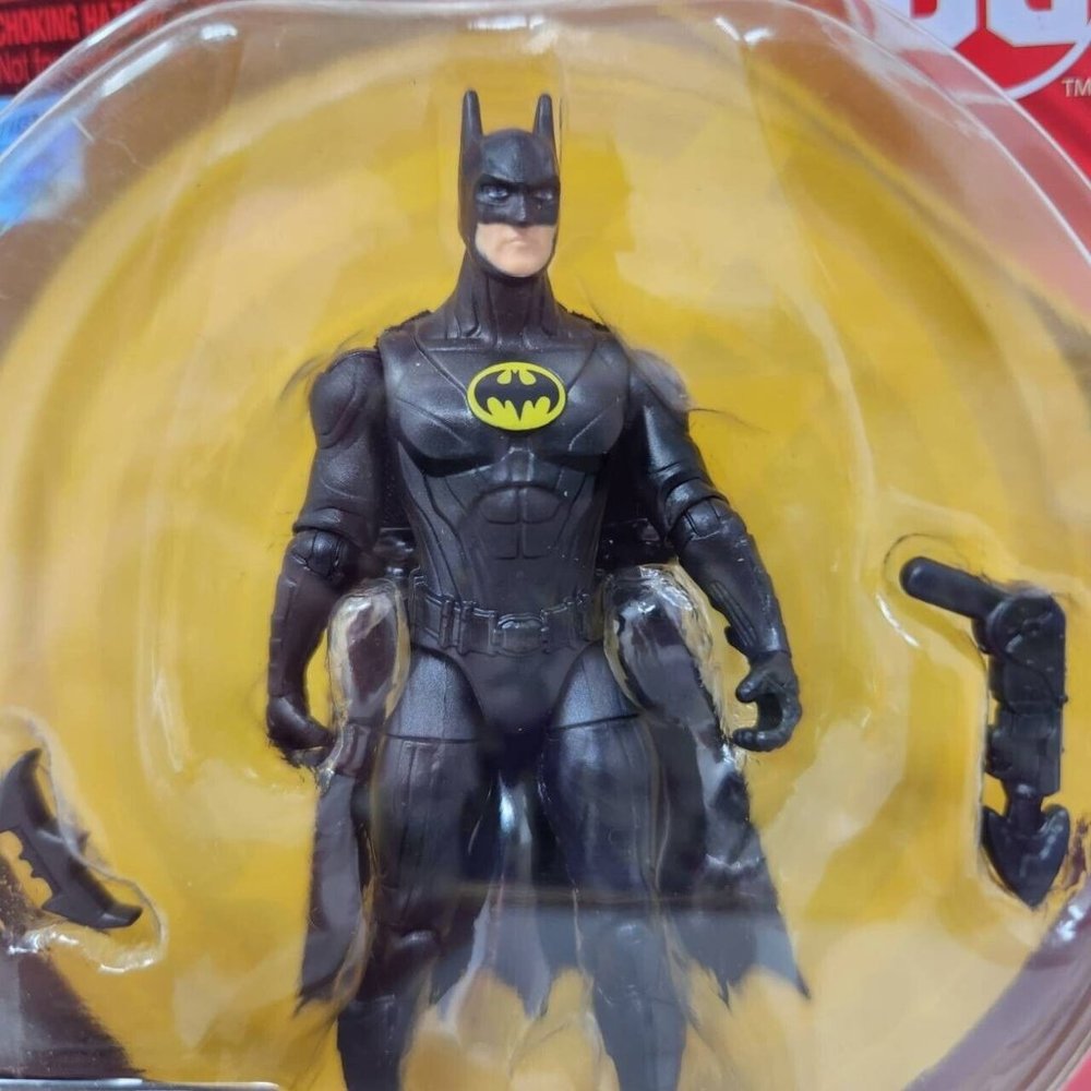 DC The Flash Movie BATMAN Figure with Accessories 4'' First Edition - Picture 2 of 9